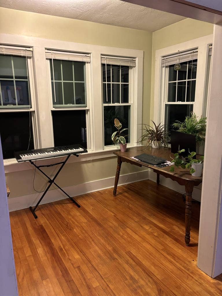 Looking for A Roommate!! :)