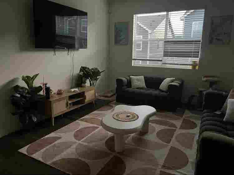 One bedroom in townhouse