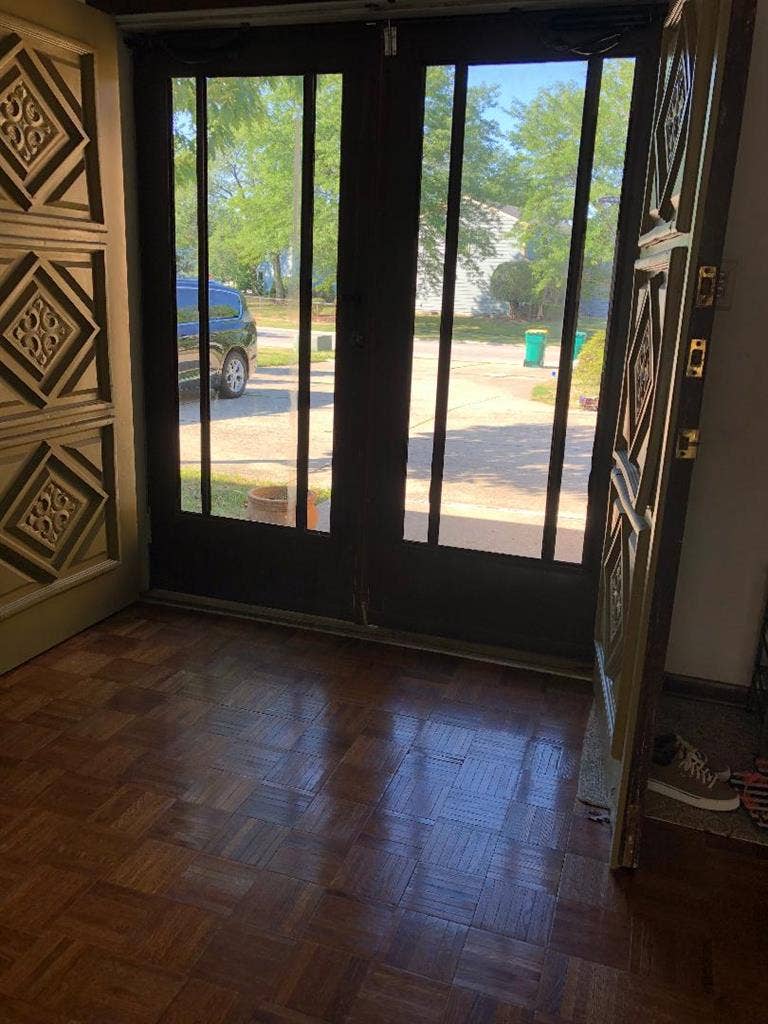 Female tenant needed - large house