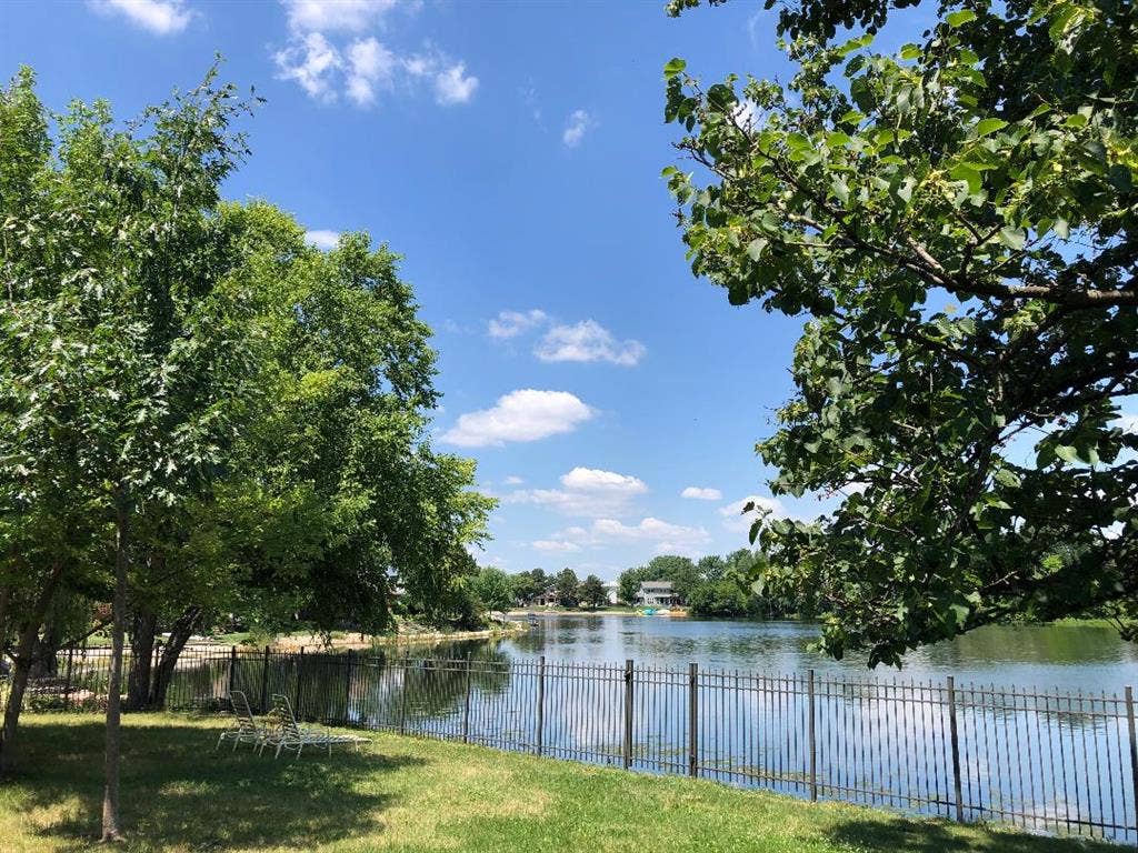 Female tenant needed - large house