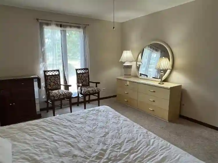 Female tenant needed - large house