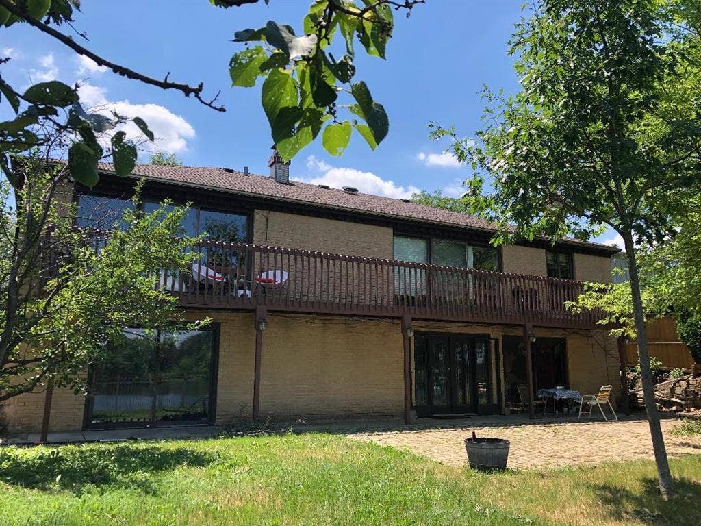 Female tenant needed - large house