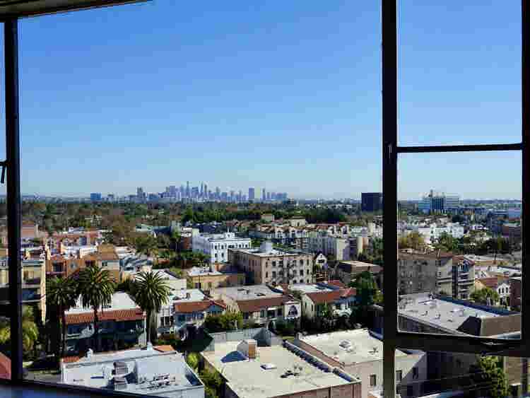 Room with Breathtaking DTLA View