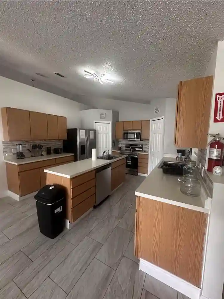 Shared Room for Rent! Available NOW