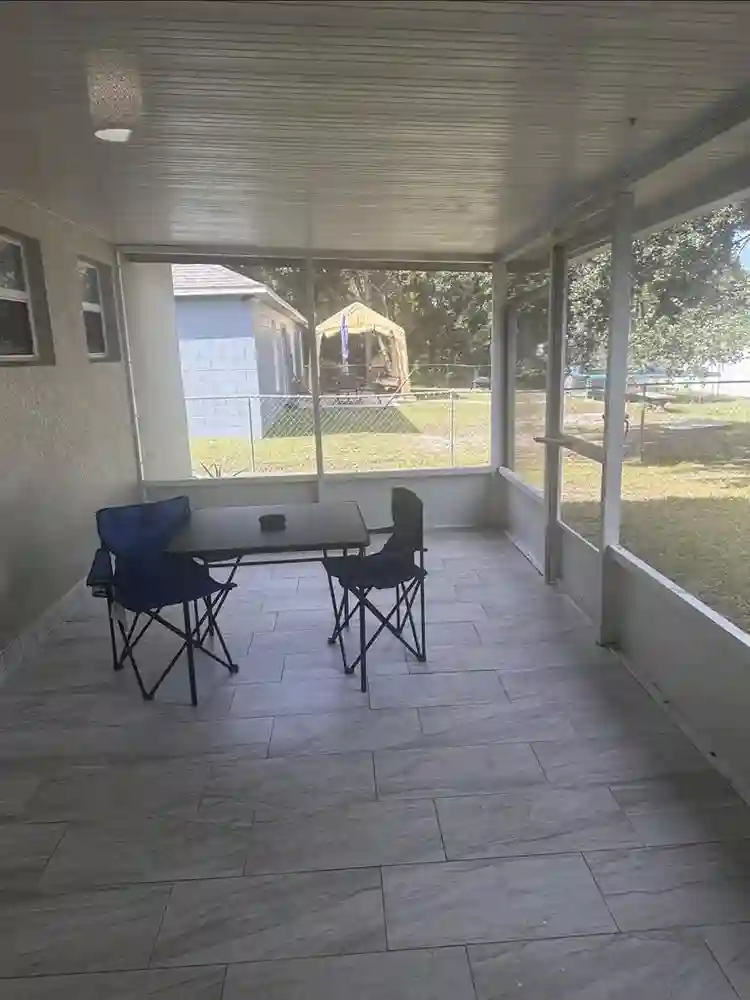 Shared Room for Rent! Available NOW