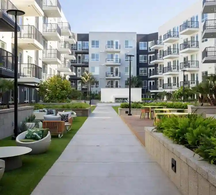 Roommate Wanted — Move-In Dec/Jan