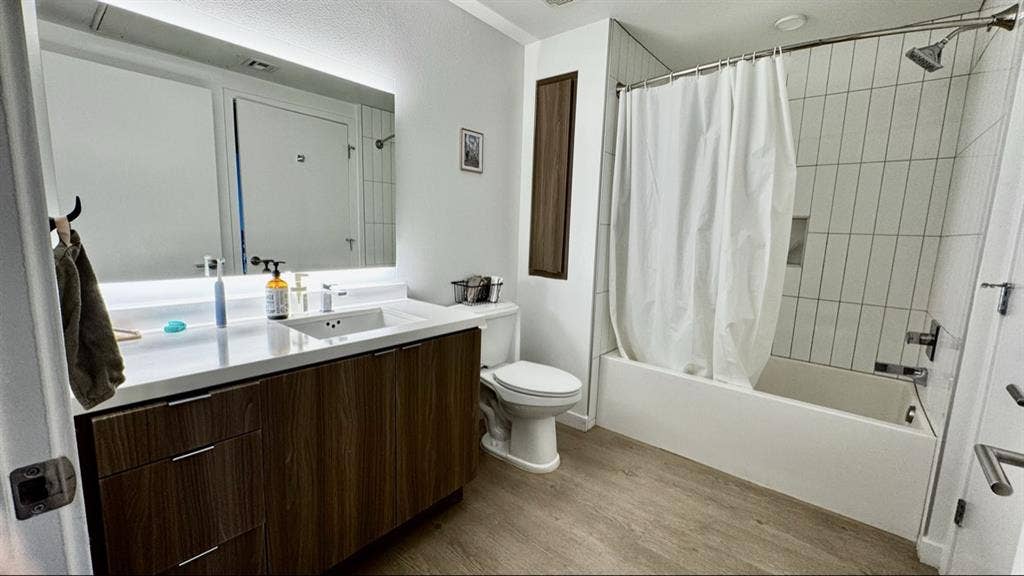 Roommate Wanted — Move-In Dec/Jan