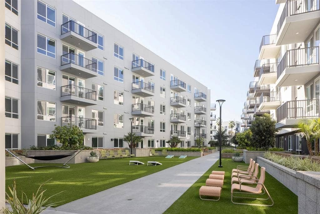 Roommate Wanted — Move-In Dec/Jan