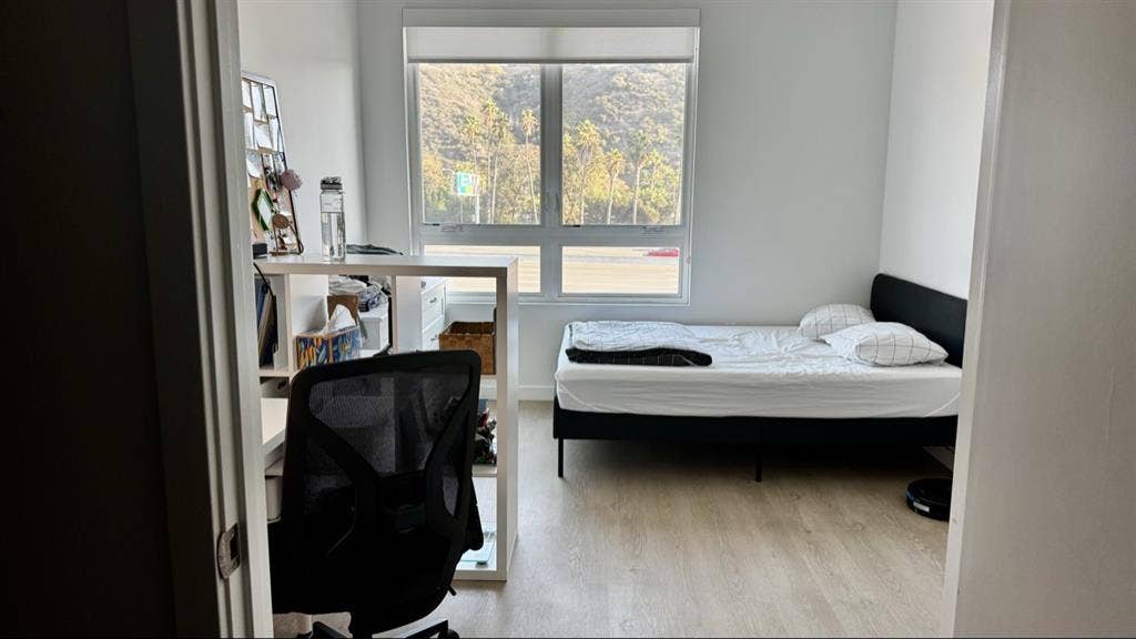 Roommate Wanted — Move-In Dec/Jan