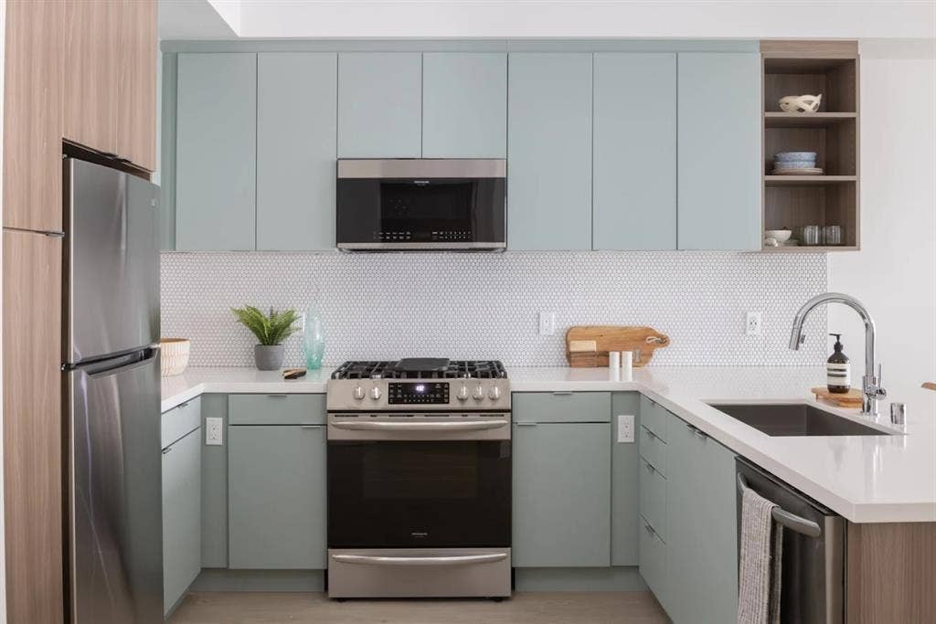 Roommate Wanted — Move-In Dec/Jan