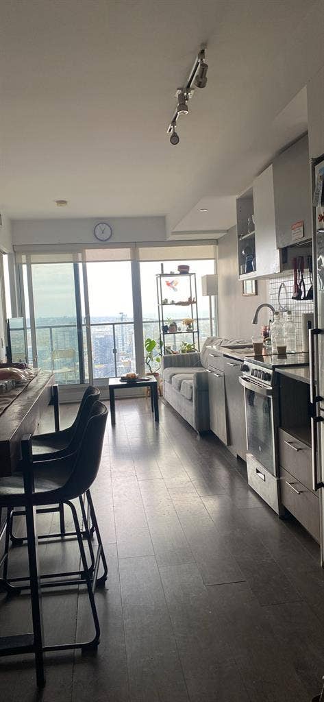 Temporary stay mid mov to jan end