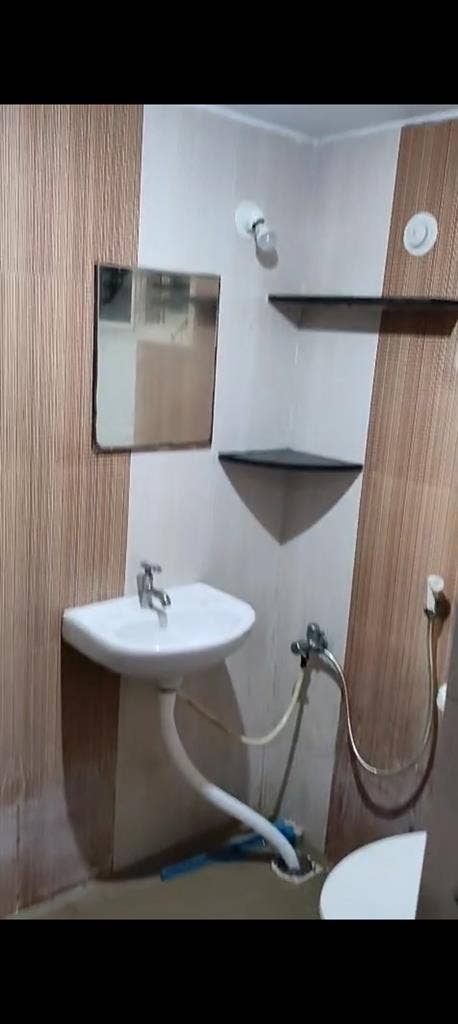 Looking for a female roommate