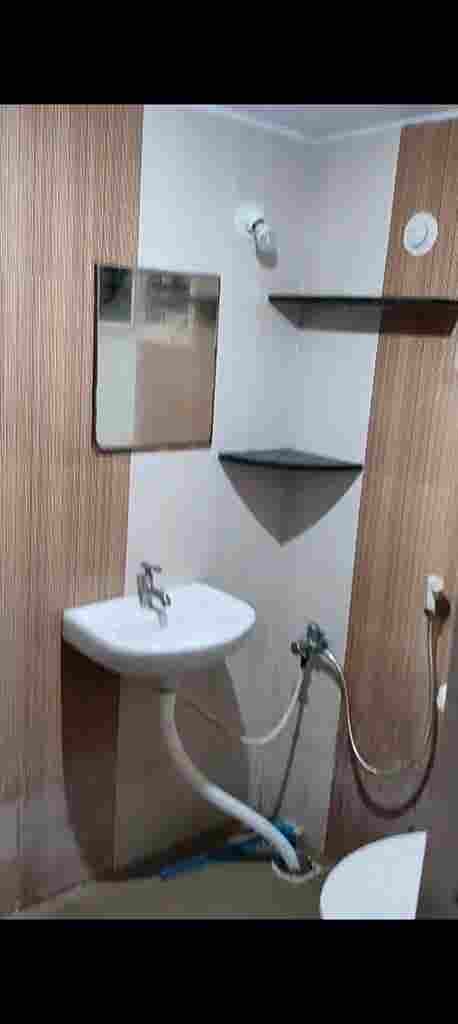 Looking for a female roommate