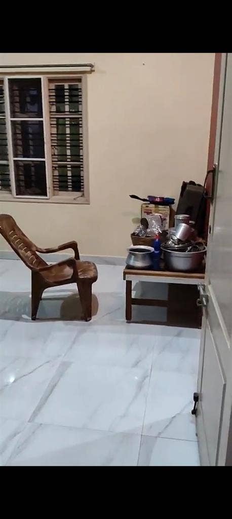 Looking for a female roommate