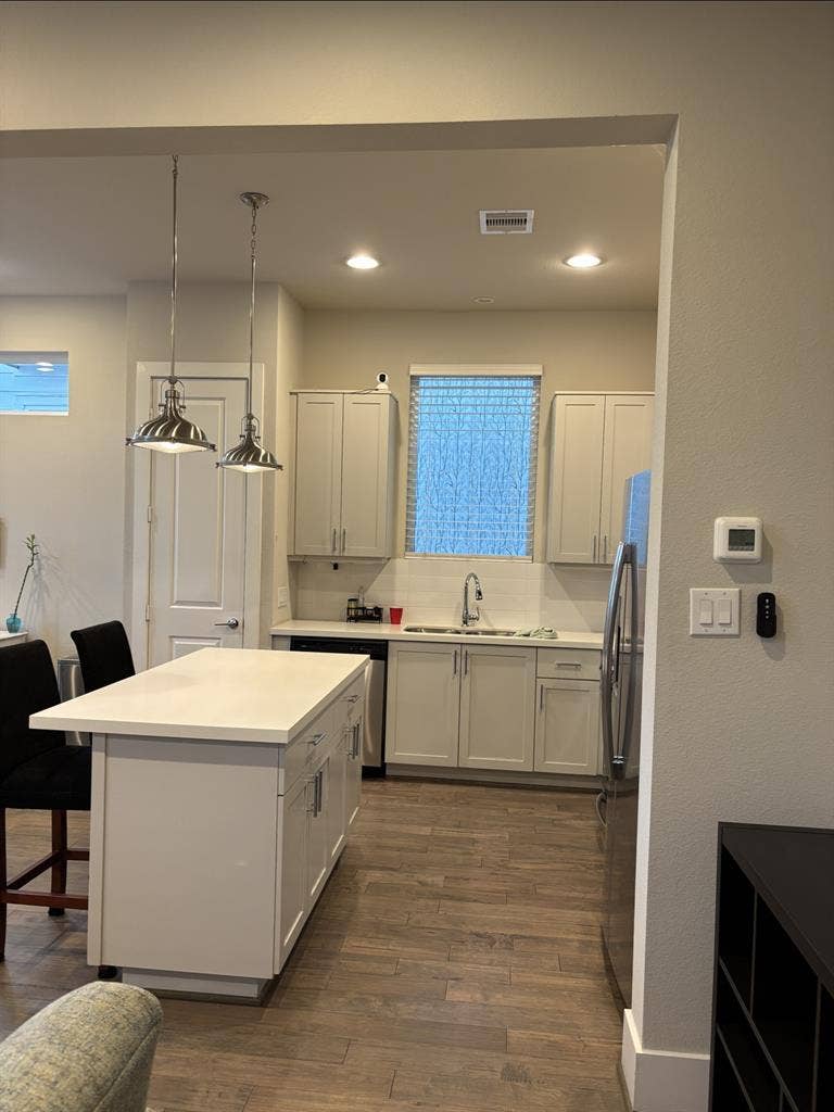 Awesome home in midtown -female or