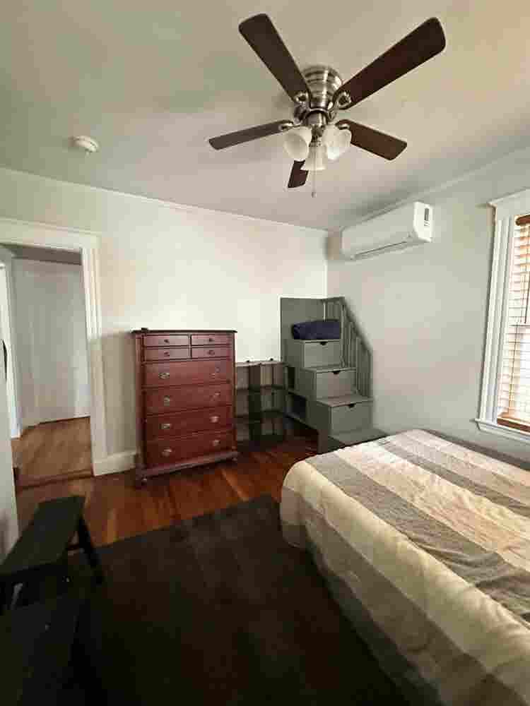 Furnished room for rent close to T