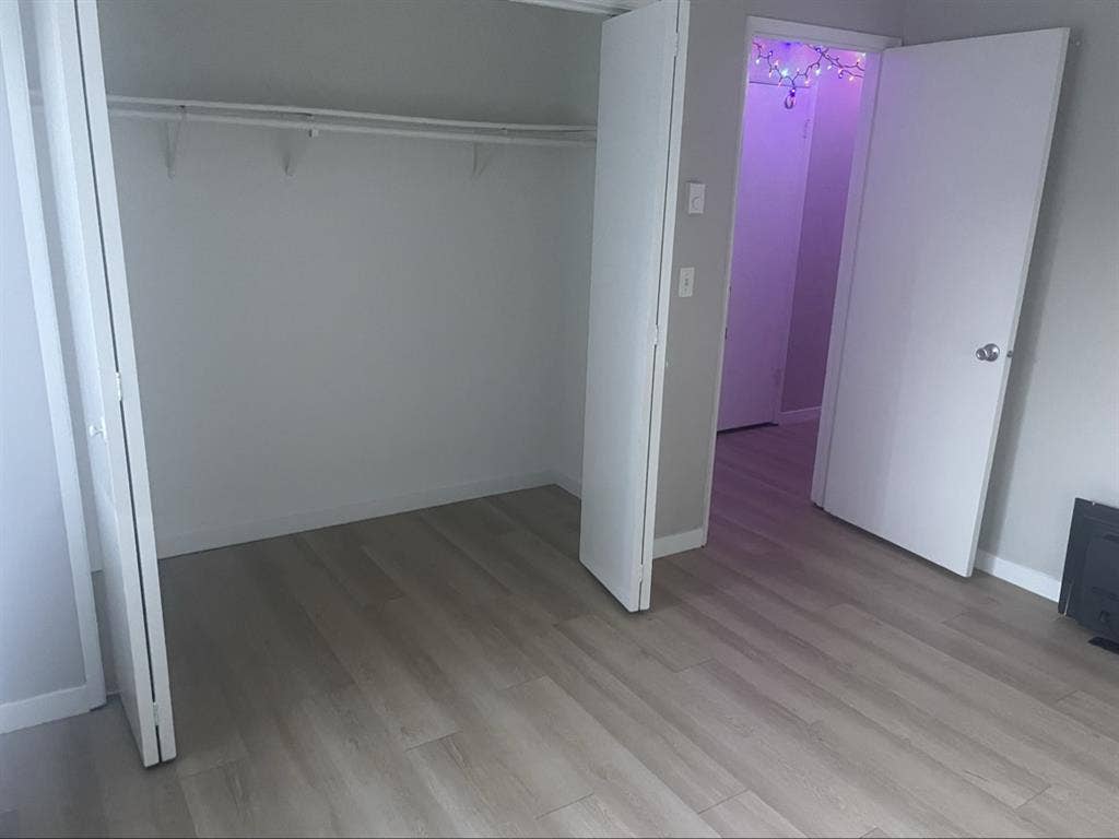 Looking for 3rd female Roomate