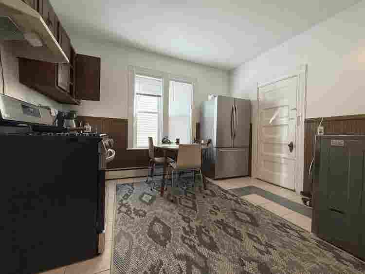 2BR Apartment with Private Deck