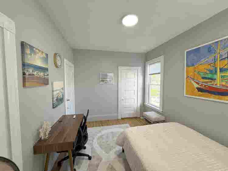 2BR Apartment with Private Deck