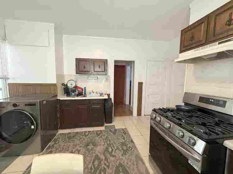 2BR Apartment with Private Deck