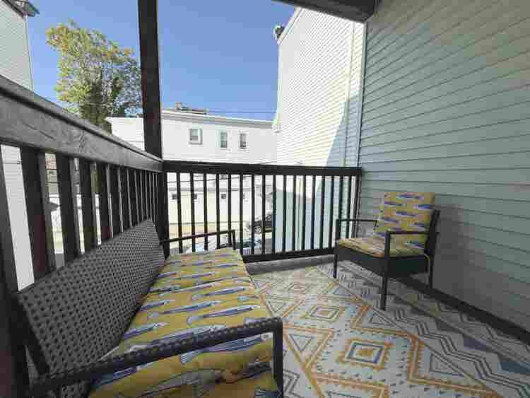 2BR Apartment with Private Deck