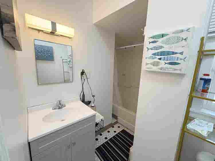 2BR Apartment with Private Deck