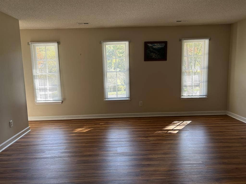 Master Bedroom/Includes Utilities