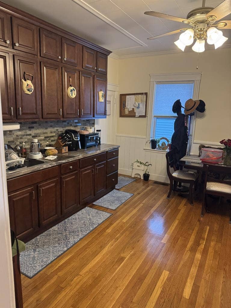 Looking for roommate