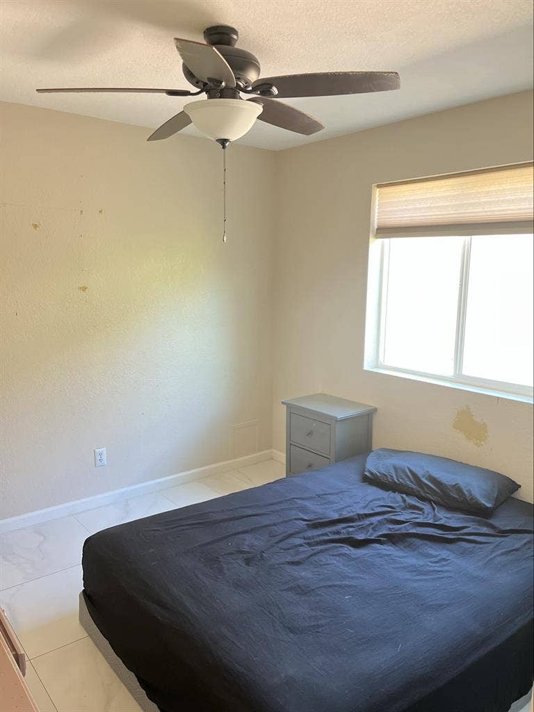 FEMALE OWNER, family pet 
friendly