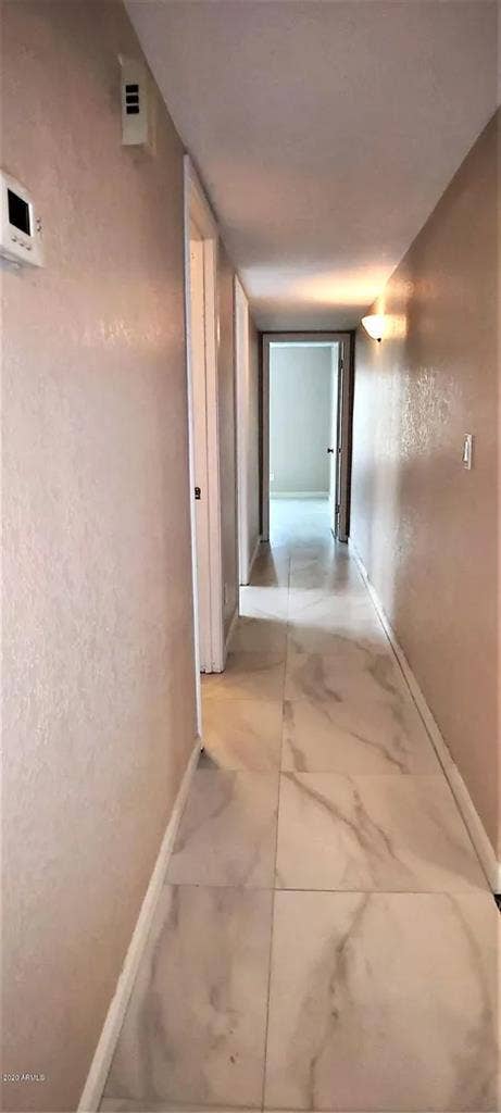 FEMALE OWNER, family pet 
friendly