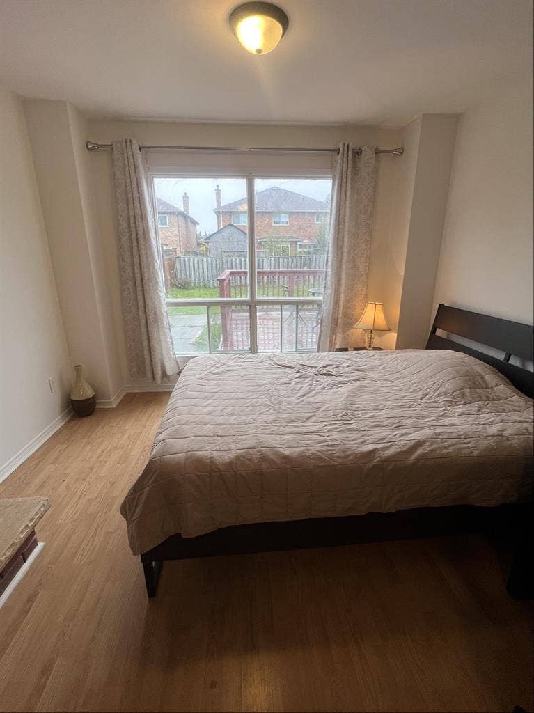 A spacious and bright room $