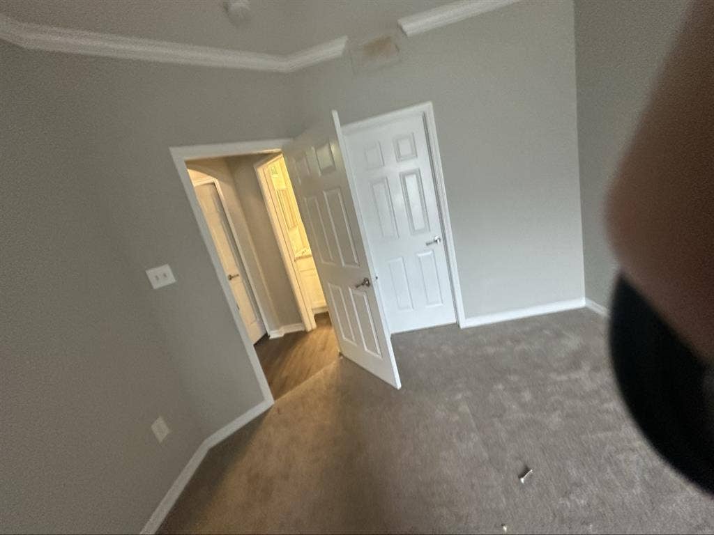 Luxury

~Lg bedroom w/ bathroom...