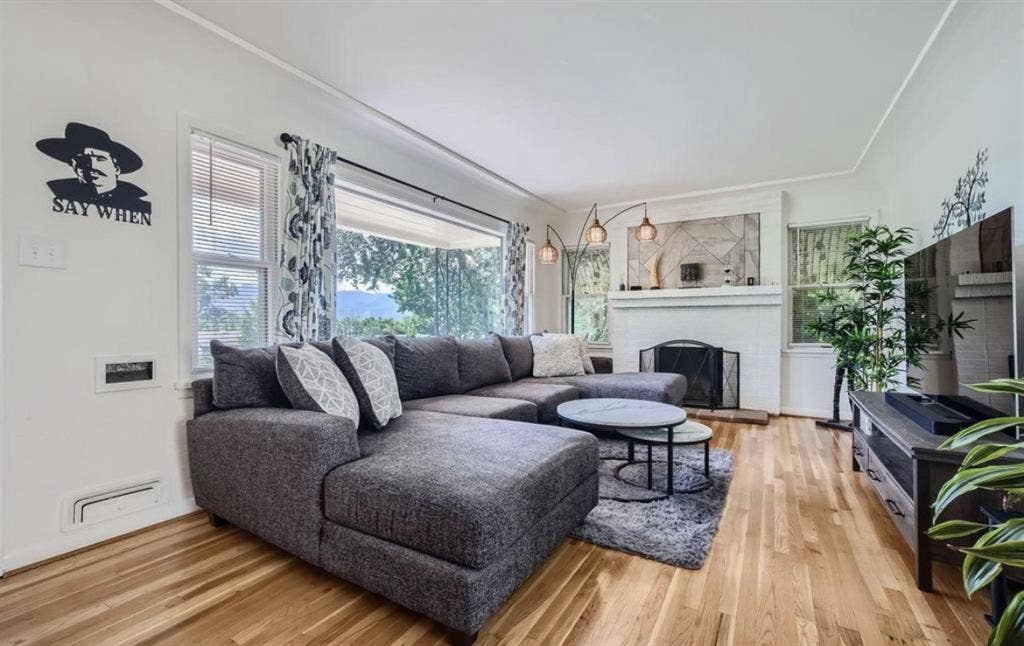 Seeking January roommate