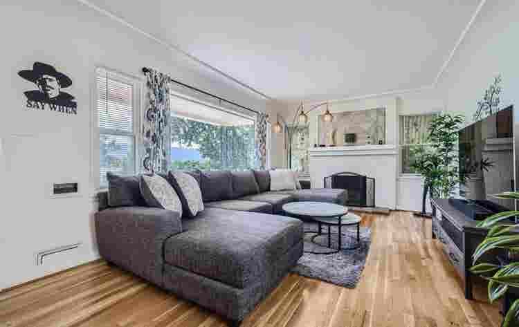 Seeking January roommate