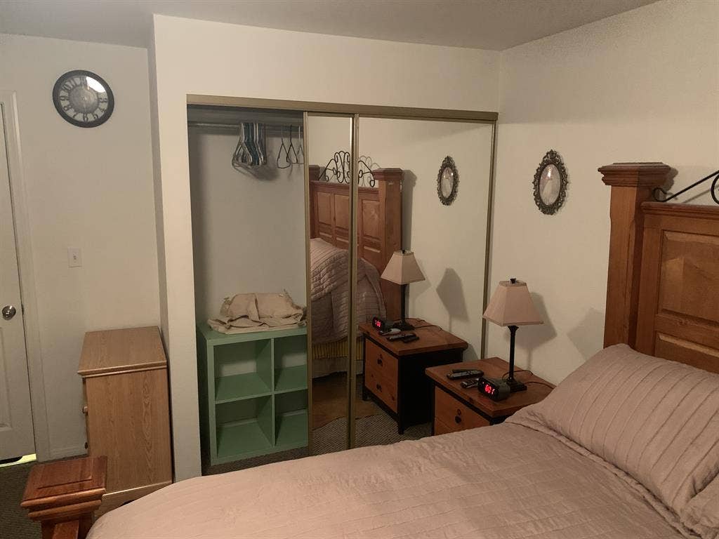 ROOM FOR RENT ( GARDENA )