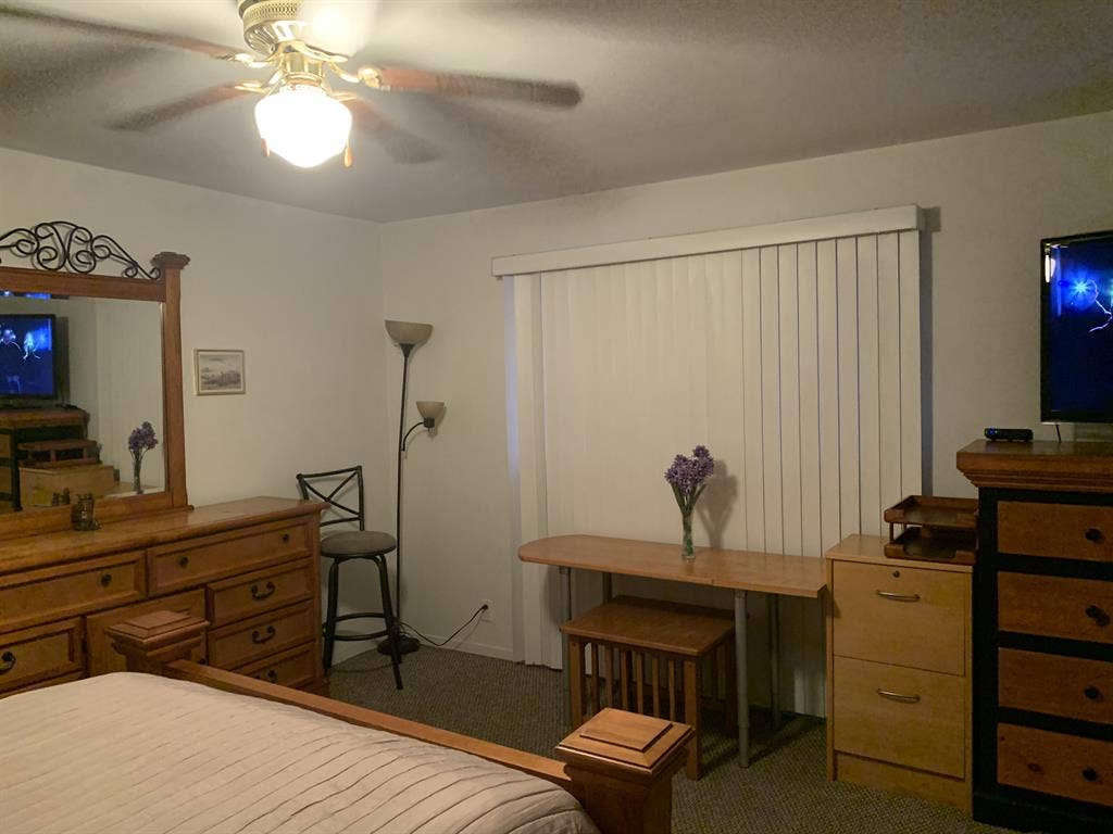 ROOM FOR RENT ( GARDENA )