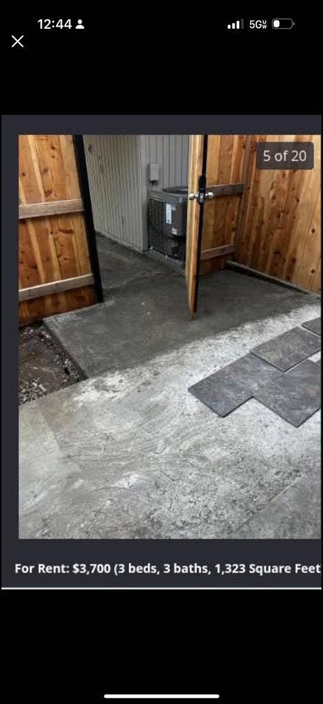 Needing two roommates !