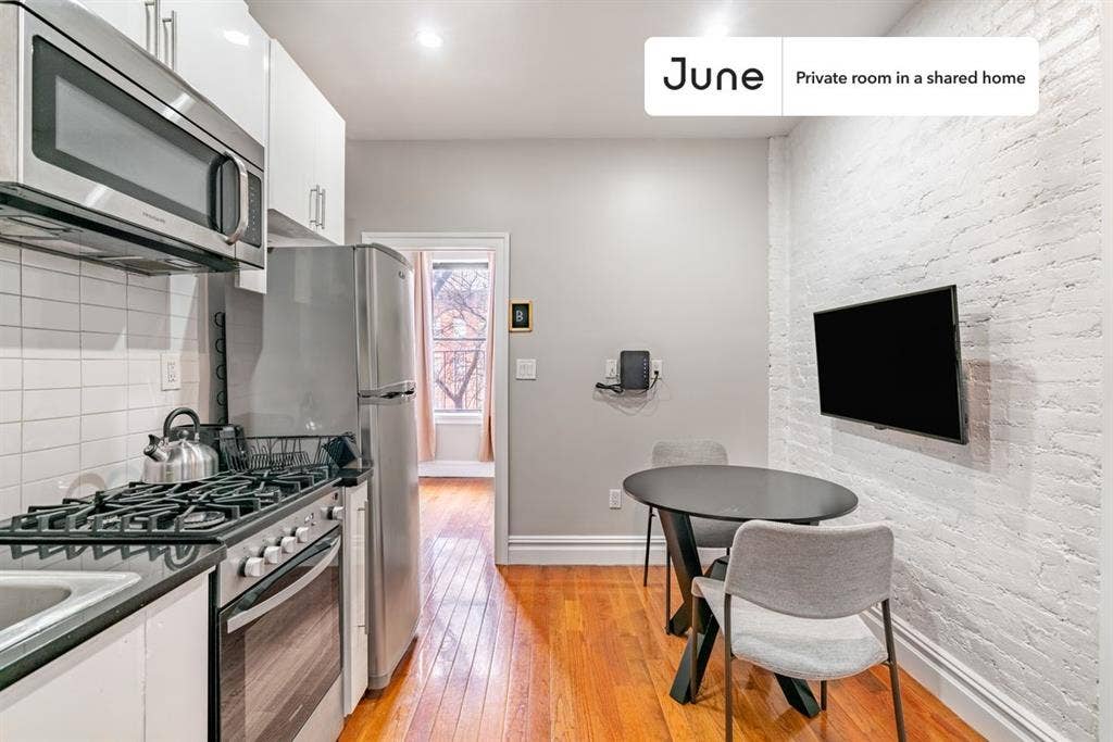 2 BR in New York City