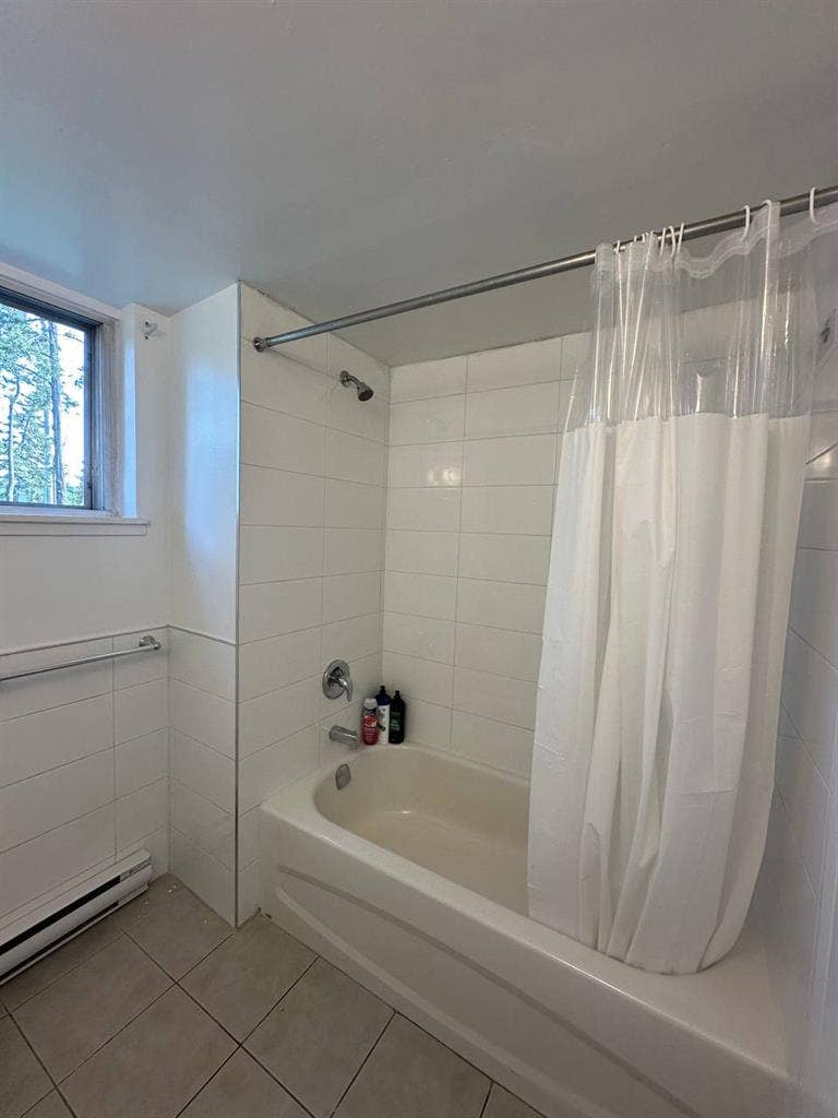 ✨ Room for Rent – Move-in Ready! ✨