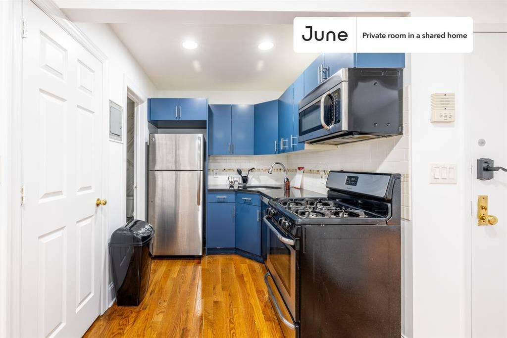 2 BR in New York City