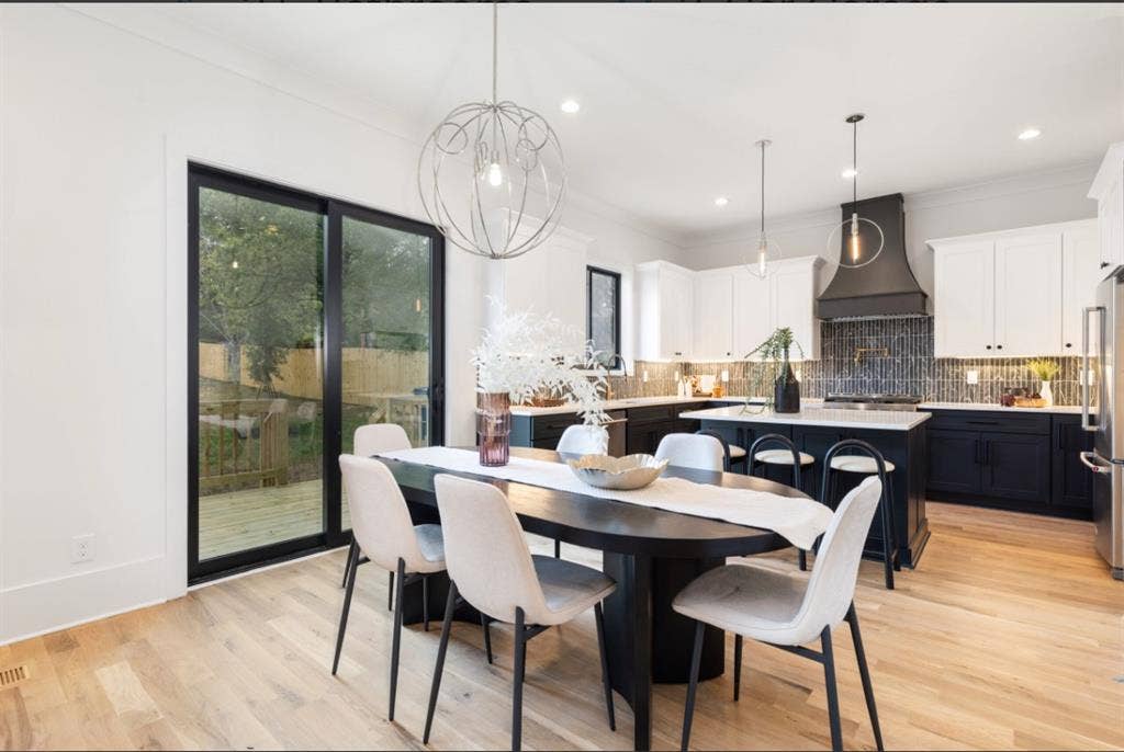 Professional female roommate wanted