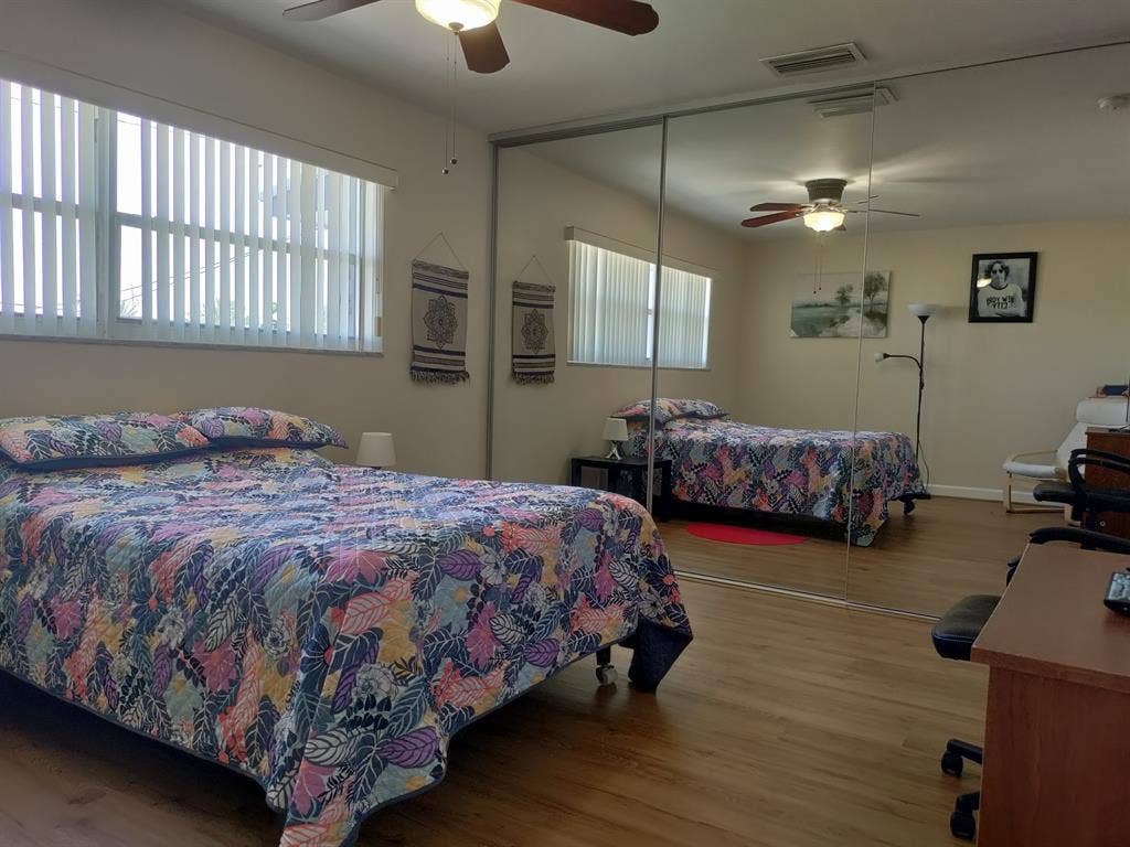 FULLY FURNISHED ROOM GREAT LOCATION