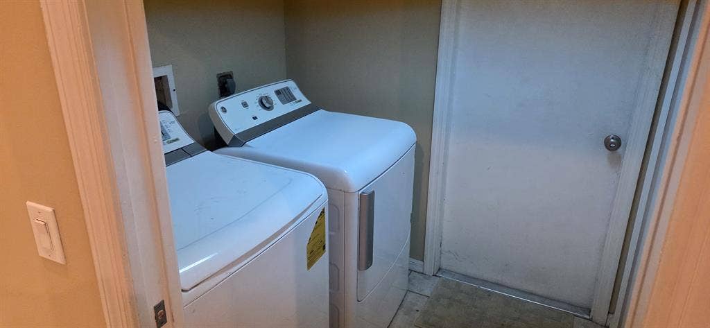 Furnished room including utilities