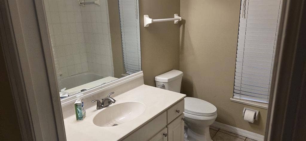 Furnished room including utilities