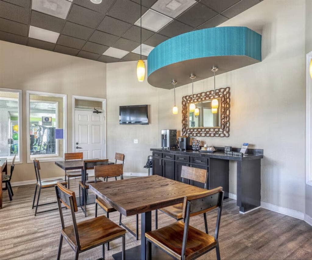 Master BR w/en suite bathroom