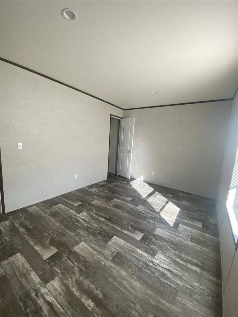 1 Private Room/1 Shared Bath