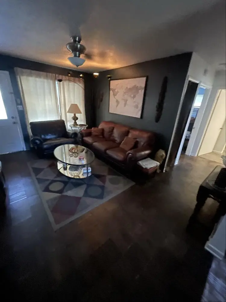 Mid-Century home with room for rent