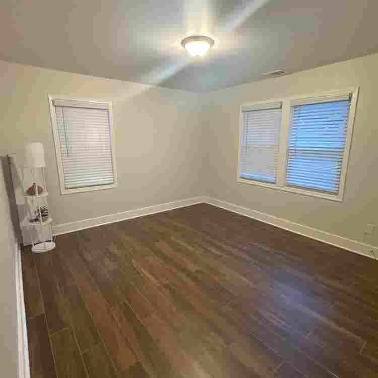 Looking for roomies for a house