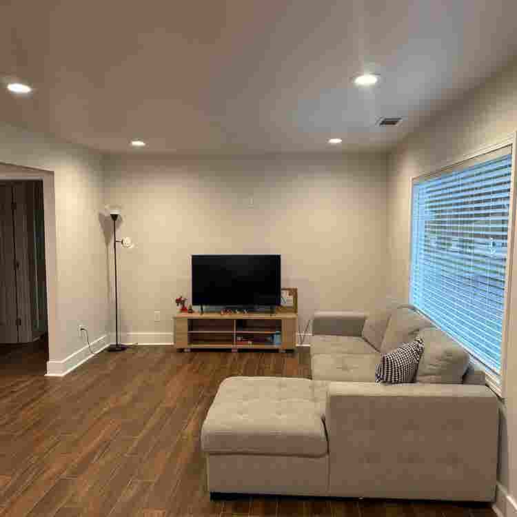 Looking for roomies for a house