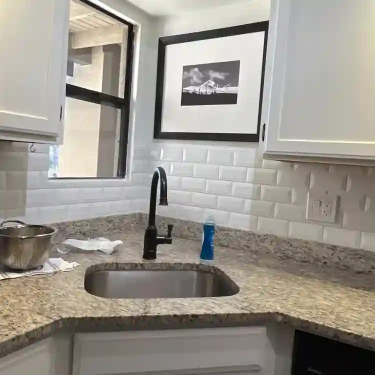 Looking for a Roomate.